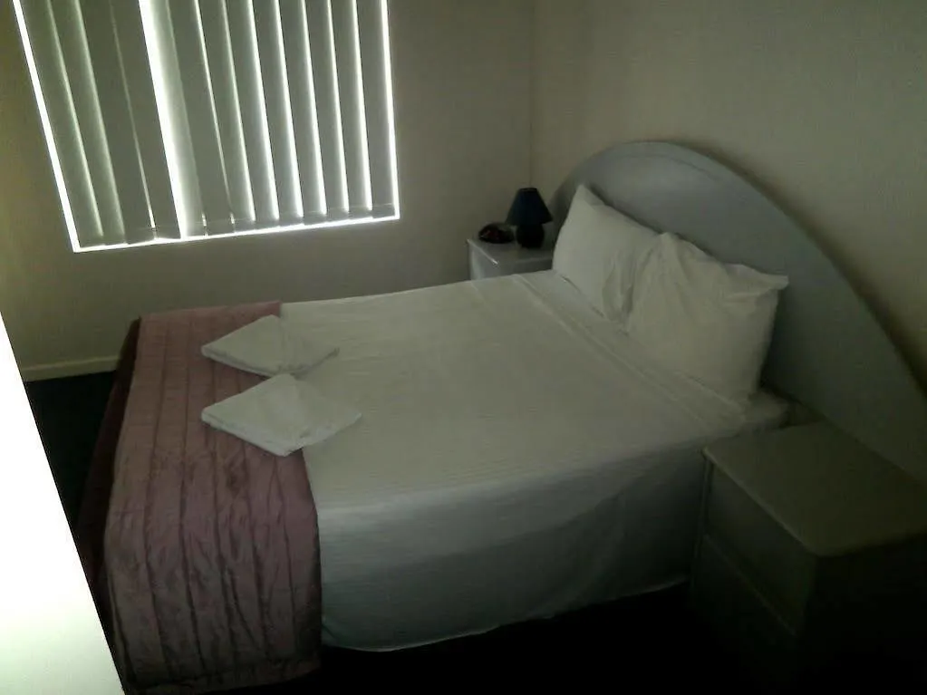 Budds Beach Apartments Серферс Парадайс Апарт-отель